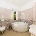 Casa vacanze Sirena In Okrug Gornji *