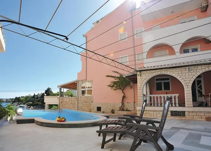 Casa de Férias Sirena In Okrug Gornji *