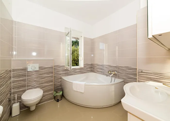 Casa de Férias Sirena In Okrug Gornji *