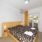 Holiday home Sirena In Okrug Gornji
