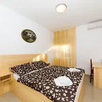Holiday home Sirena In Okrug Gornji Trogir