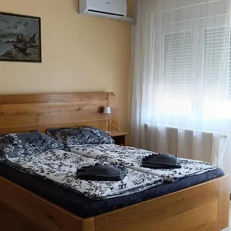 Sirena In Okrug Gornji Vikendica Trogir