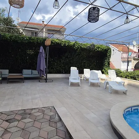 Vikendica Sirena In Okrug Gornji Trogir
